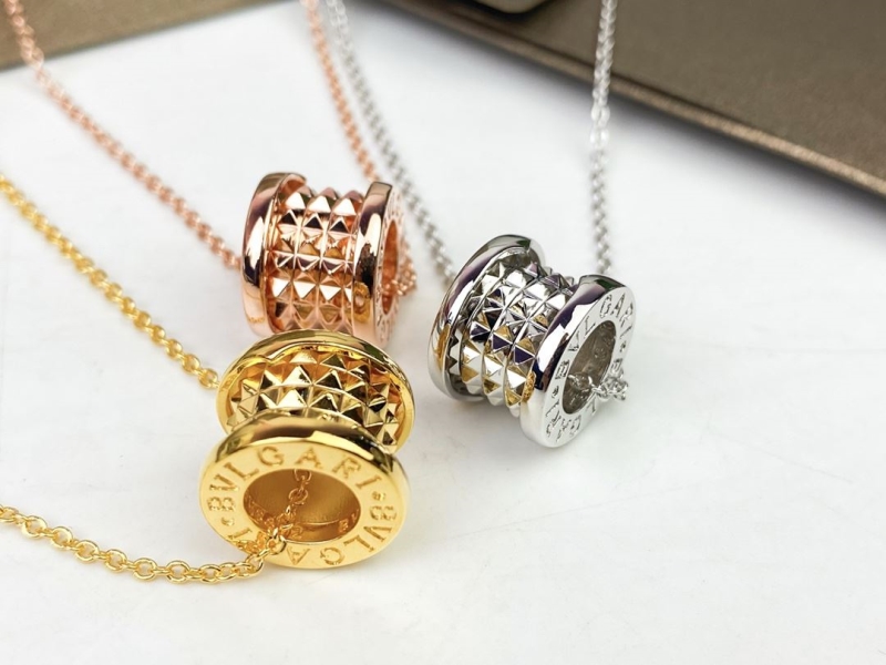 Bv1g*ai necklaces
